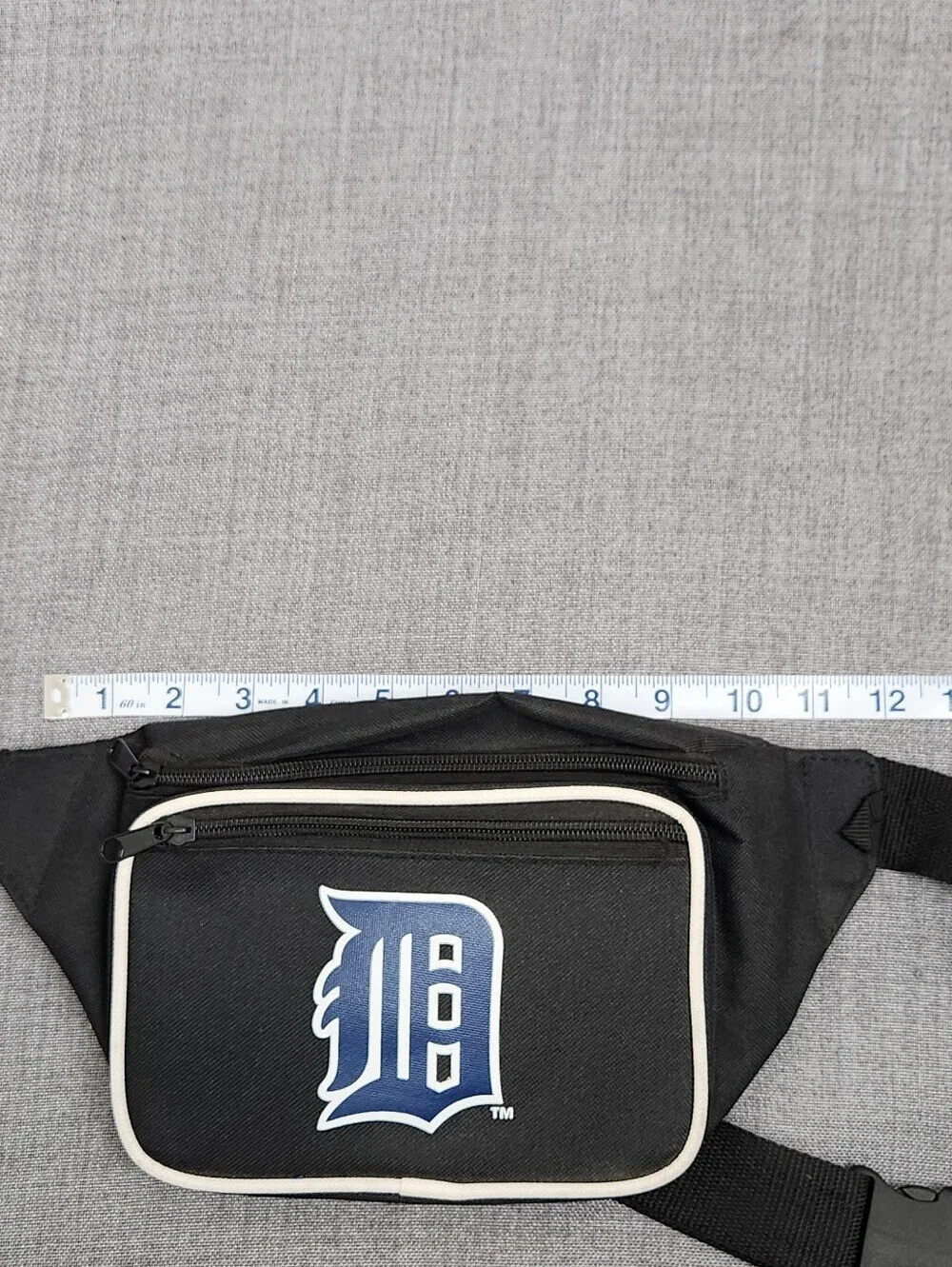 Detroit Tigers MLB Black Logo Cross Body/ Fanny Pack. - Picture 5 of 5